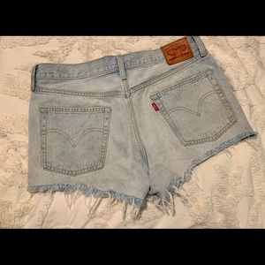 Levi’s 501 Shorts - Mid Rise